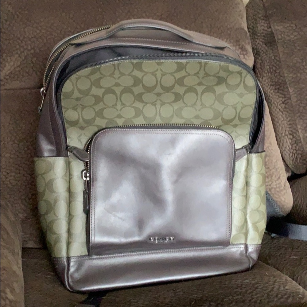GRAHAM BACKPACK IN SIGNATURE CANVAS (COACH F38755)